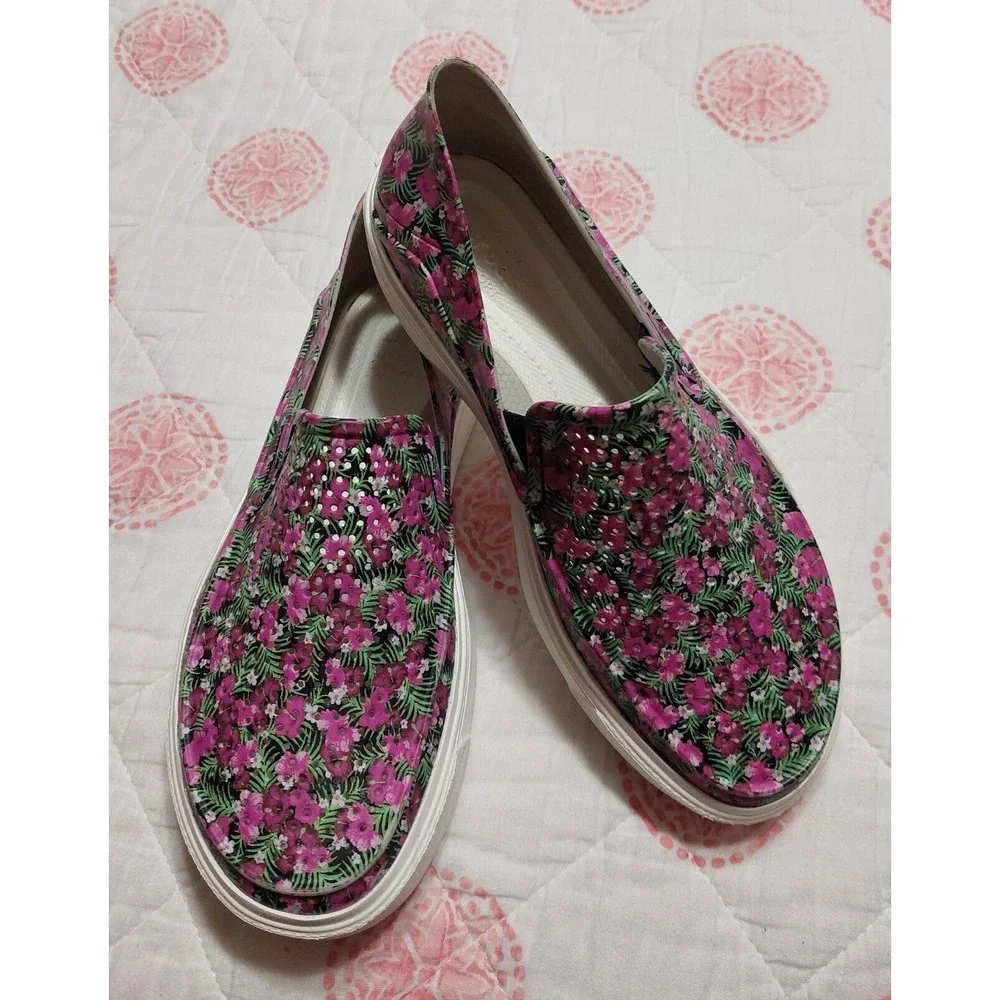 crocs kids Size 9M,floral, Comfort, Excellent Condiction.